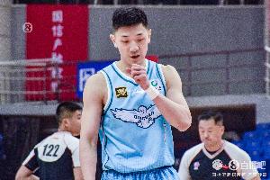 媒体人:王睿泽离队参加广东全运队体测 杨金蒙已开始向教练转型